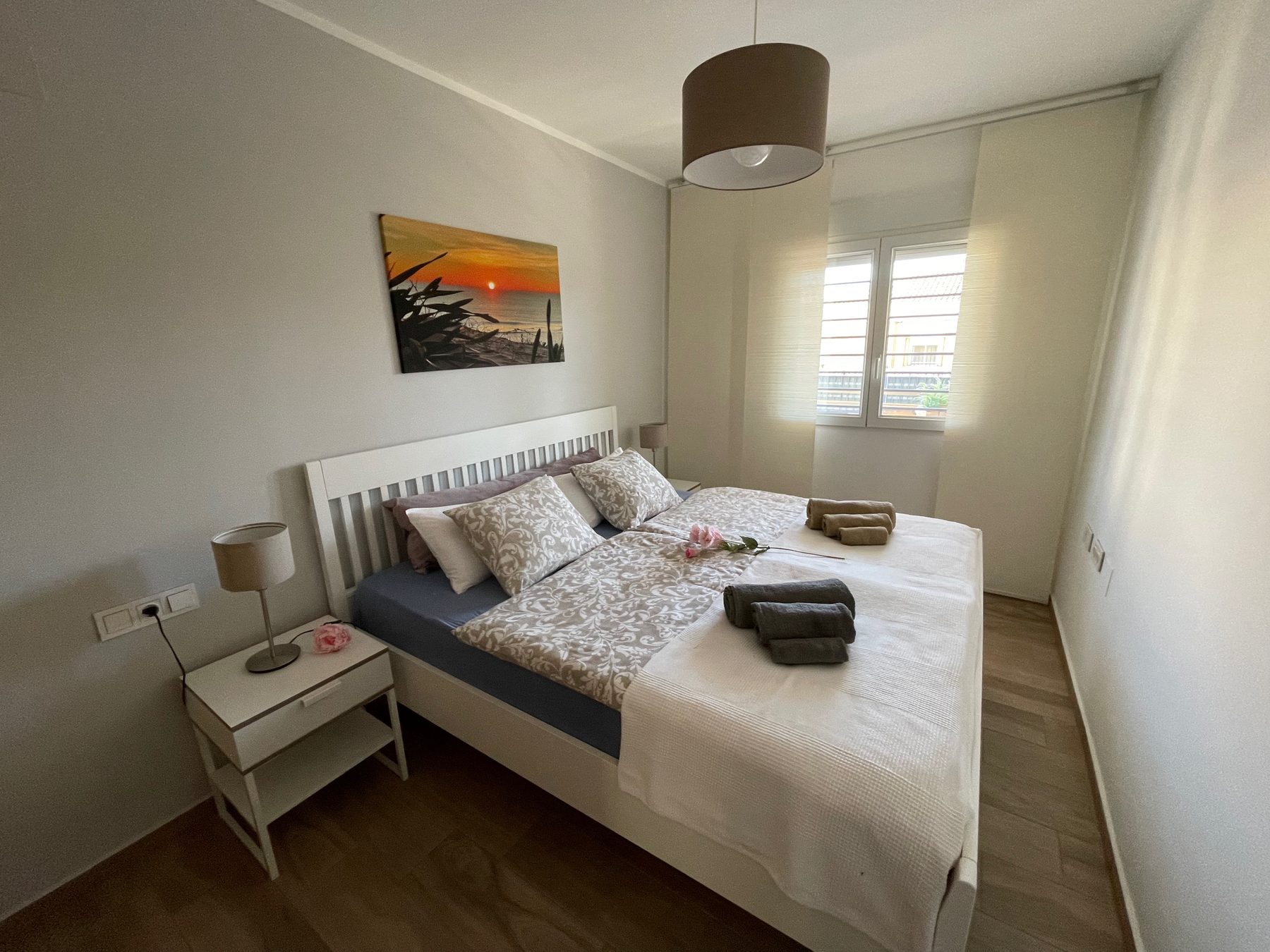 Schlafzimmer mit Doppelbett