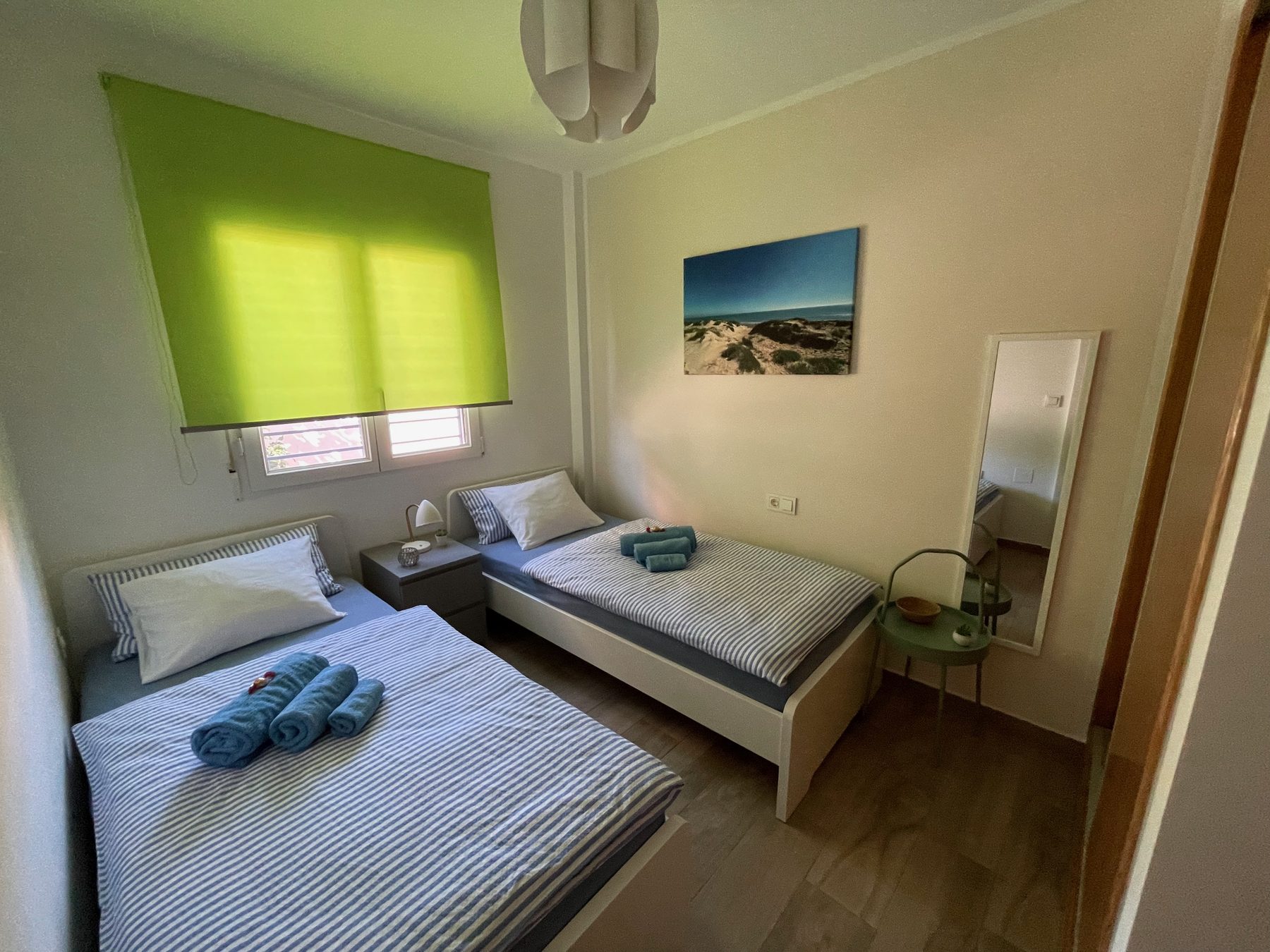 Schlafzimmer mit zwei Betten